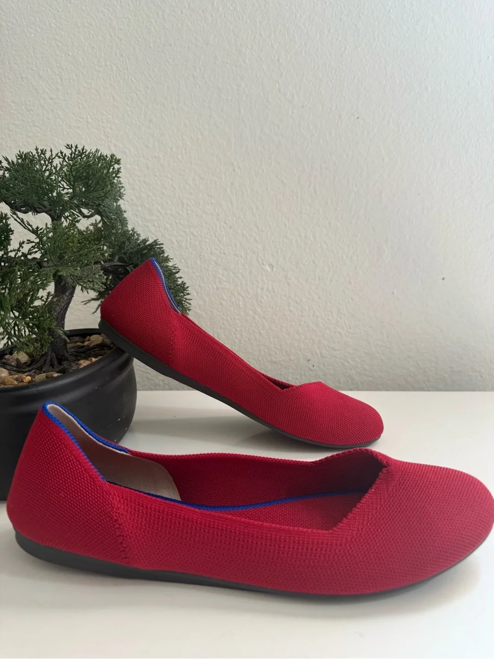 Rothy's Red size 9 Knit Pointed-Toe Flats with Blue Trim